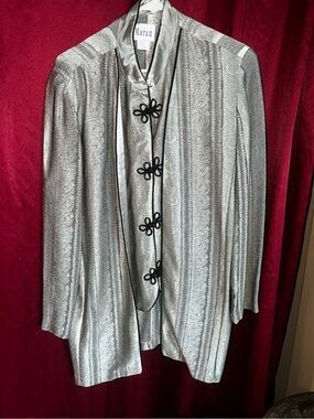 Maren Asian Frog Closure Blouse Mandarin Metallic Silver Top Shirt Jacket 16